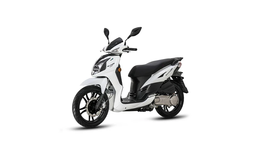 What you need to know before renting a scooter or motorcycle